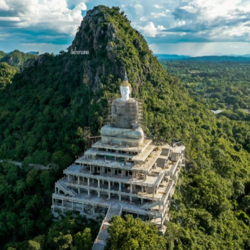 Wat te doen in Kanchanaburi - tempel berg