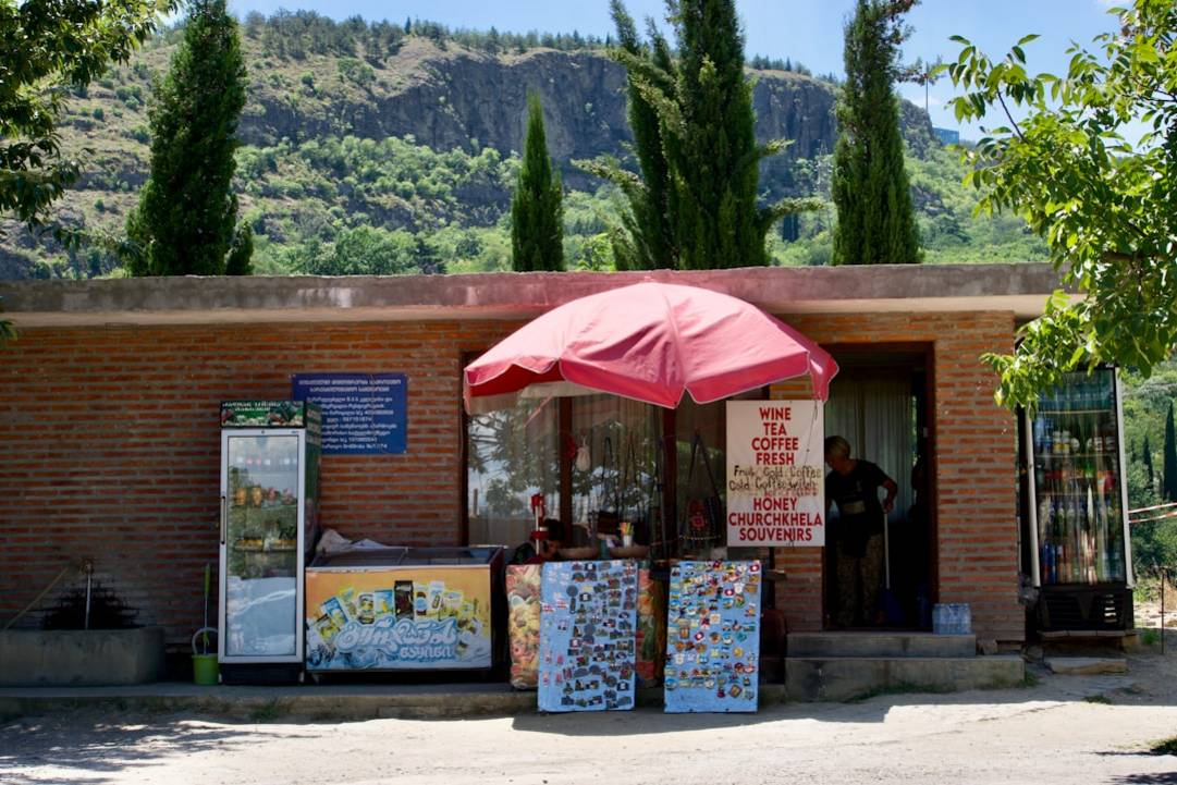 Wat kost reizen in Georgie? Dagbudget + bespaartips 1 Prijsniveau en budget-drivers in georgië