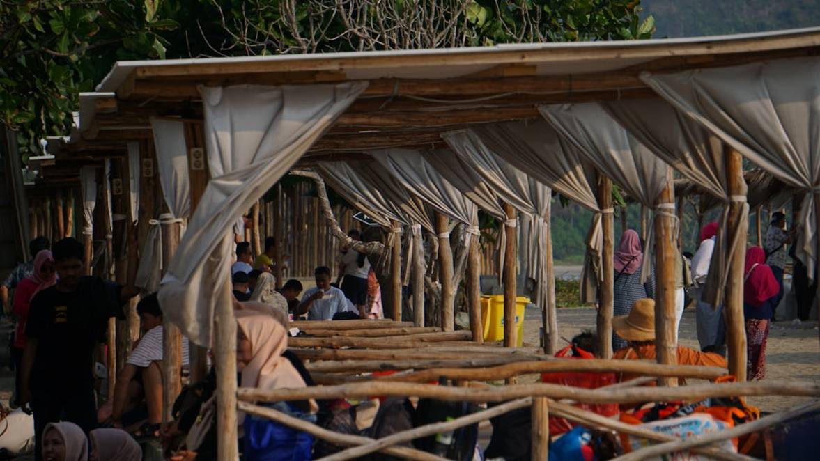 Kawah Putih: De Magie van een Vulkanisch Meer