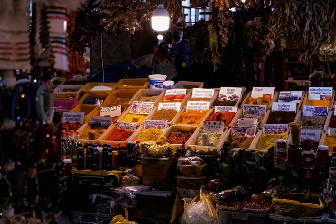 Zugdidi Markt: De rauwe waarheid van lokale handel Zugdidi Markt: De rauwe waarheid van lokale handel