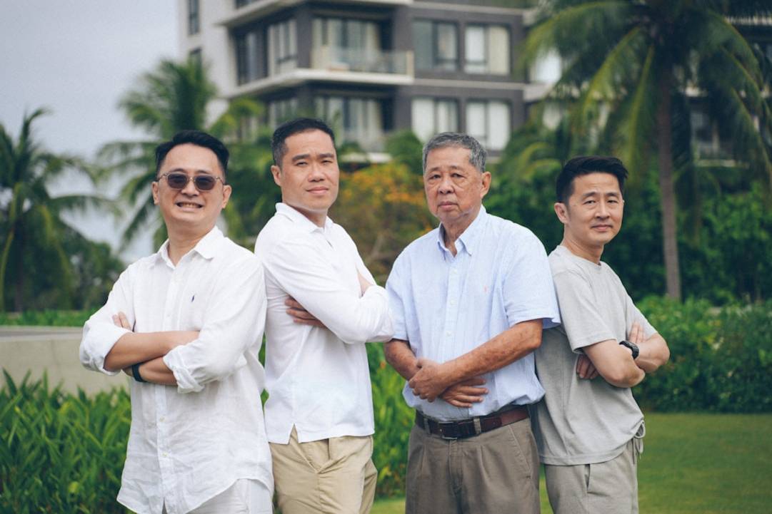 Male Colombo vibe-audience