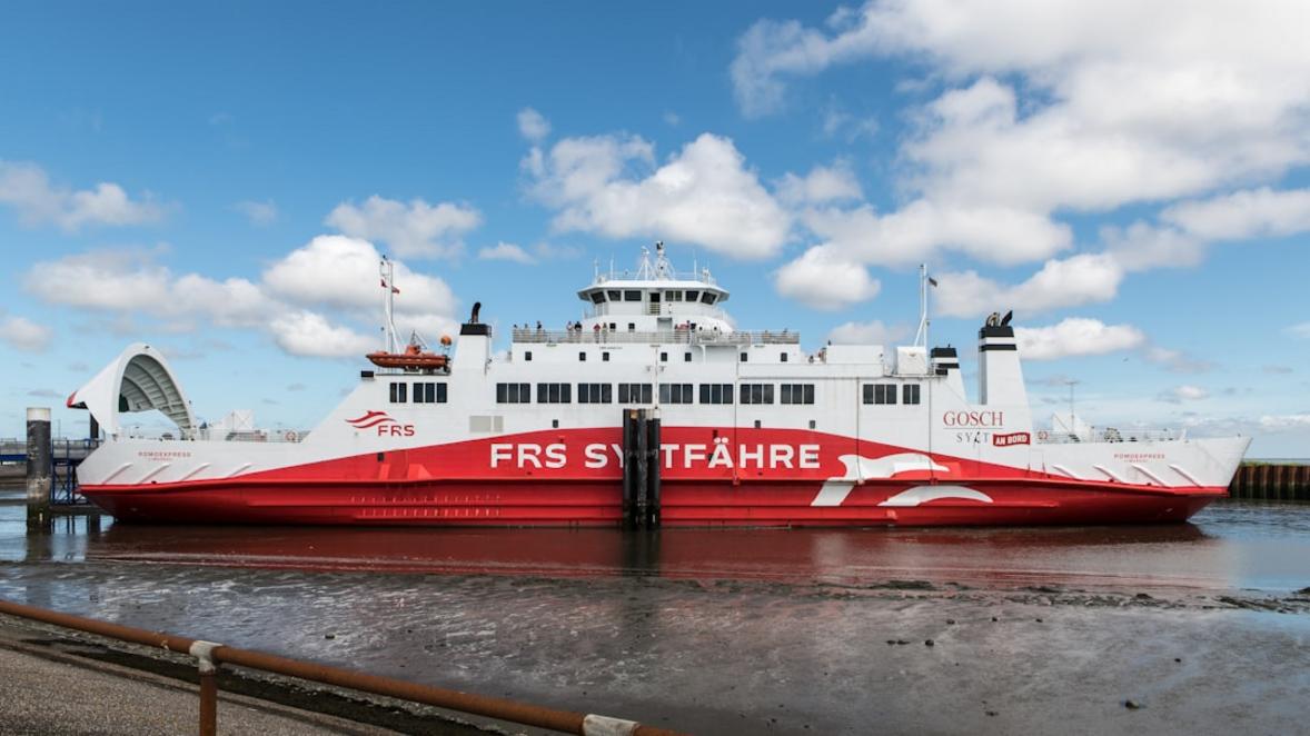 transport in Sint Maarten and Saint Lucia