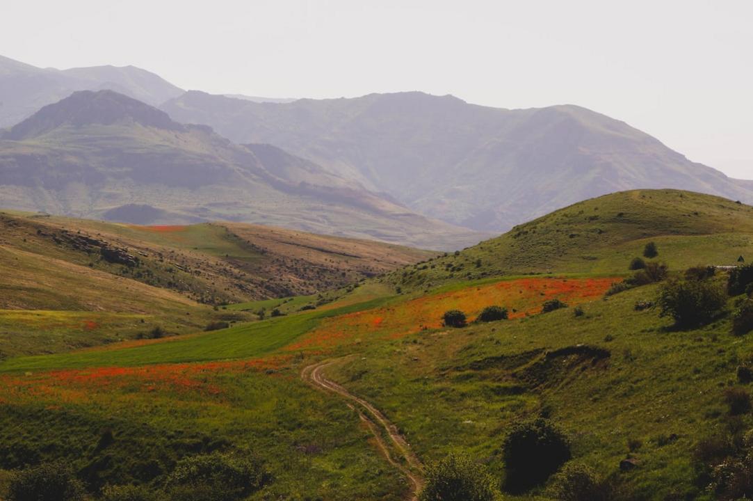Armenië — June